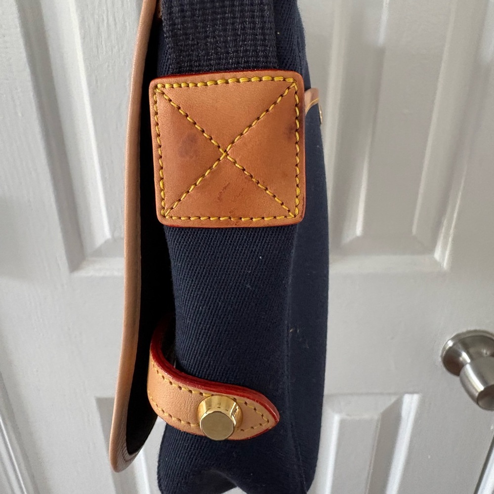 Dooney & Bourke Navy Canvas Crossbody Bag Tan Leather Trim Made in USA - Picture 7 of 9